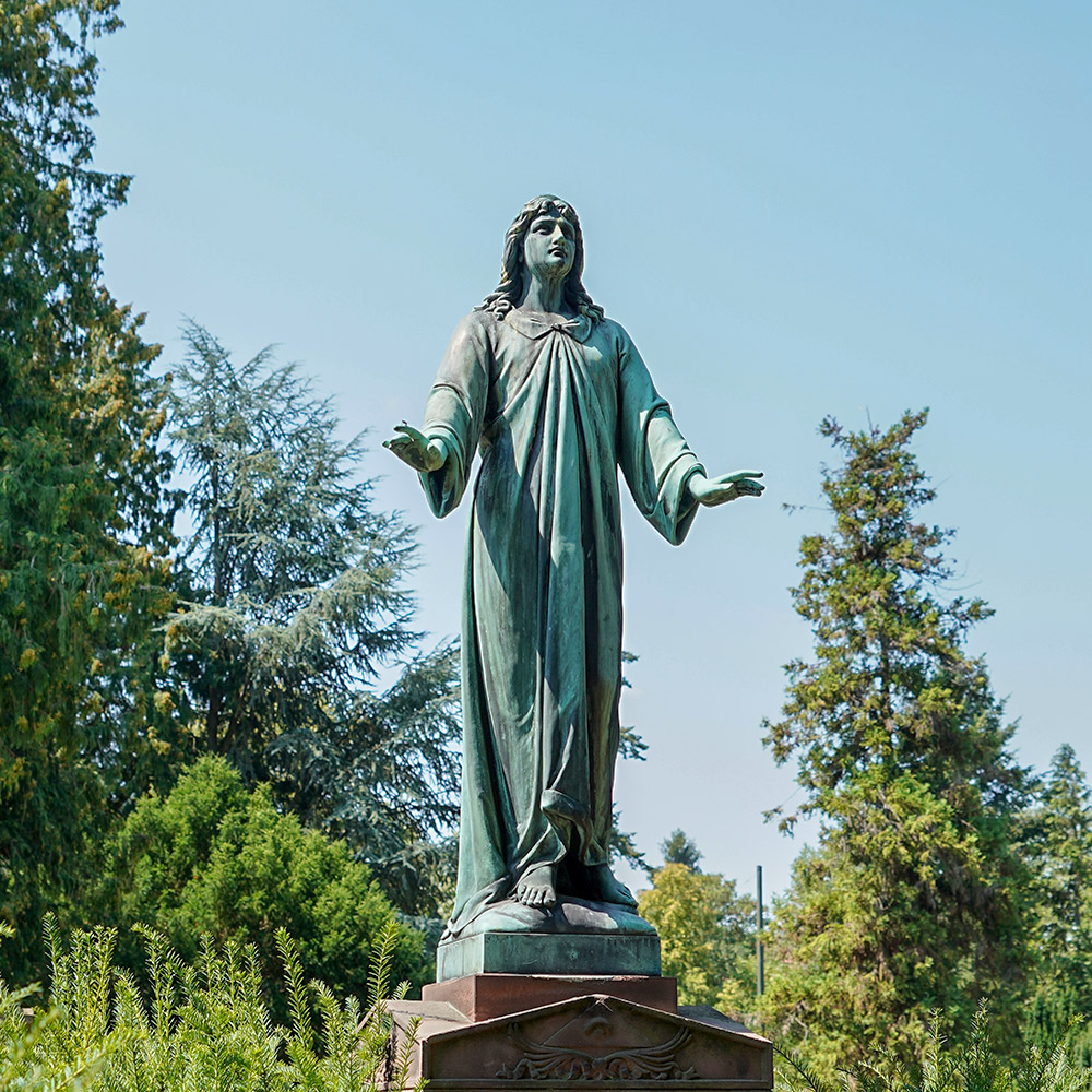 Historisches Grabmal auf dem Alten Friedhof in Darmstadt